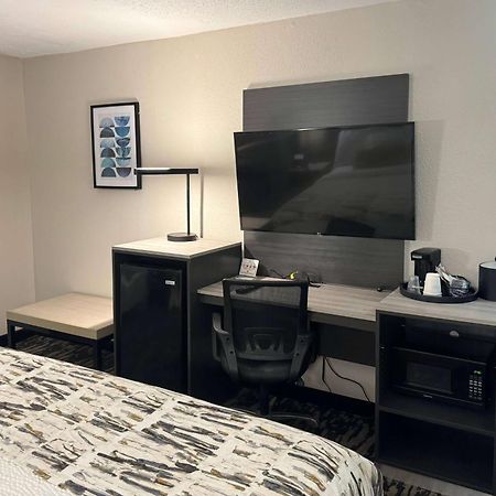 Wingate By Wyndham Dayton North Hotel ภายนอก รูปภาพ