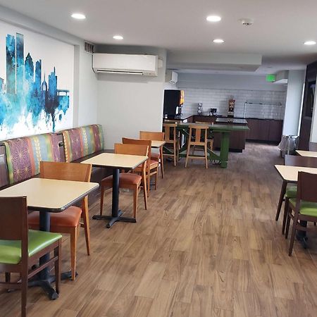 Wingate By Wyndham Dayton North Hotel ภายนอก รูปภาพ