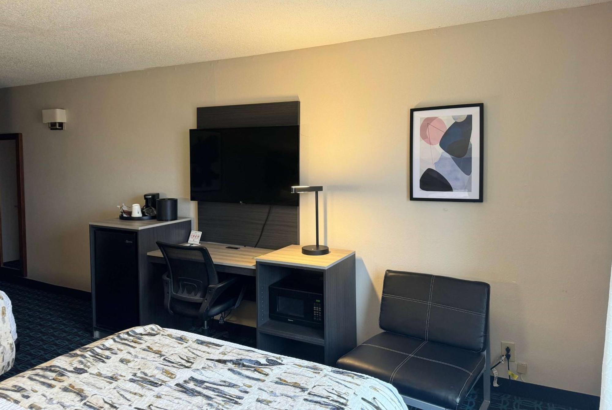 Wingate By Wyndham Dayton North Hotel ภายนอก รูปภาพ
